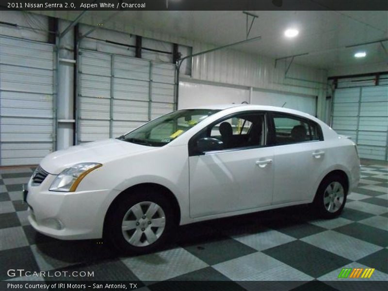 Aspen White / Charcoal 2011 Nissan Sentra 2.0