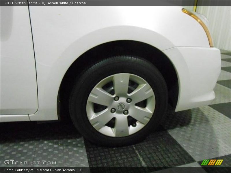 Aspen White / Charcoal 2011 Nissan Sentra 2.0