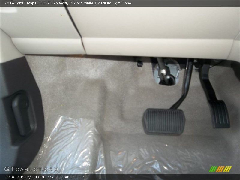 Oxford White / Medium Light Stone 2014 Ford Escape SE 1.6L EcoBoost