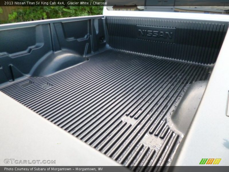Glacier White / Charcoal 2013 Nissan Titan SV King Cab 4x4