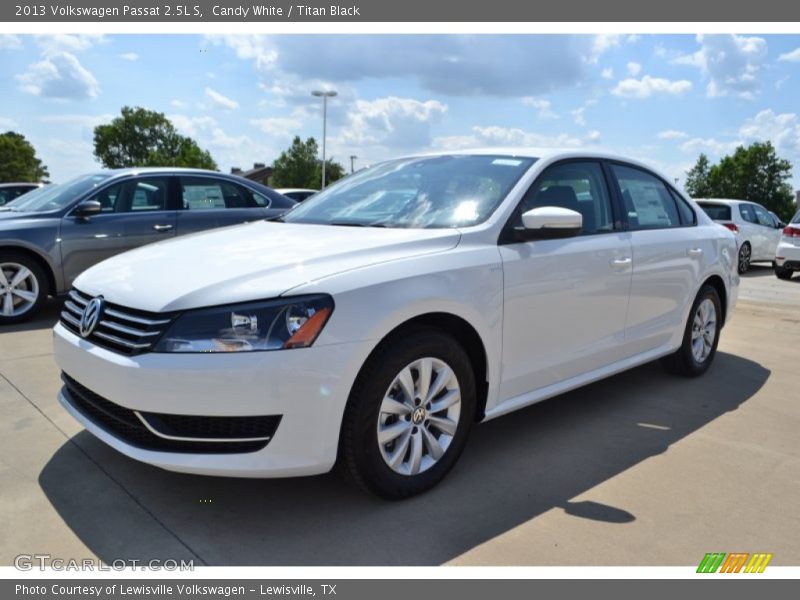 Candy White / Titan Black 2013 Volkswagen Passat 2.5L S