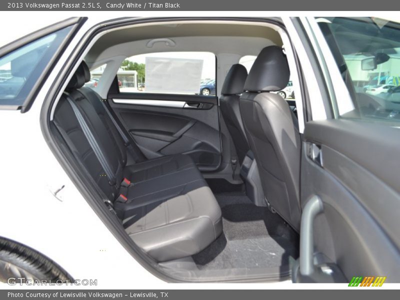 Candy White / Titan Black 2013 Volkswagen Passat 2.5L S