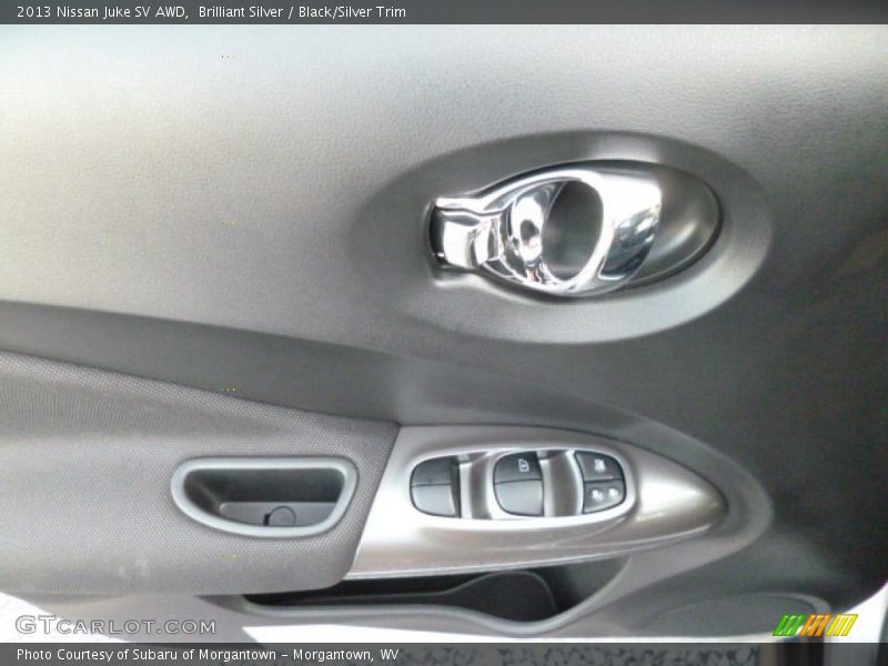 Brilliant Silver / Black/Silver Trim 2013 Nissan Juke SV AWD