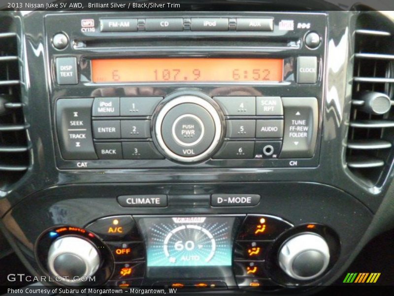 Brilliant Silver / Black/Silver Trim 2013 Nissan Juke SV AWD