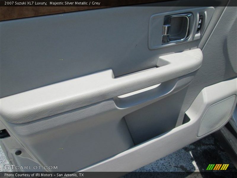 Majestic Silver Metallic / Grey 2007 Suzuki XL7 Luxury
