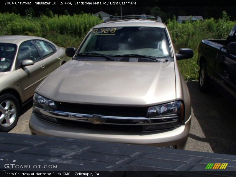 Sandstone Metallic / Light Cashmere 2004 Chevrolet TrailBlazer EXT LS 4x4