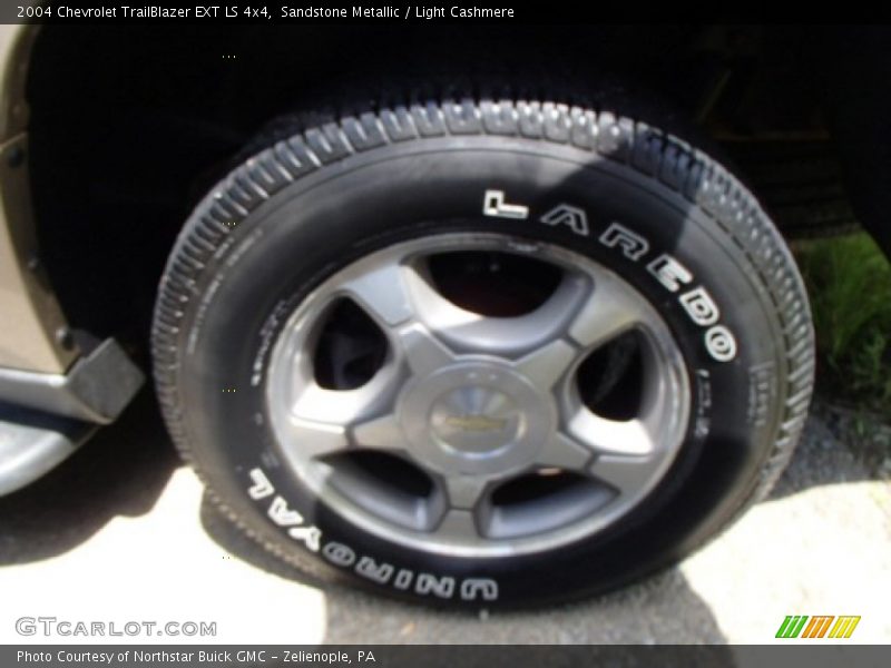 Sandstone Metallic / Light Cashmere 2004 Chevrolet TrailBlazer EXT LS 4x4