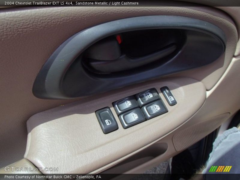 Sandstone Metallic / Light Cashmere 2004 Chevrolet TrailBlazer EXT LS 4x4