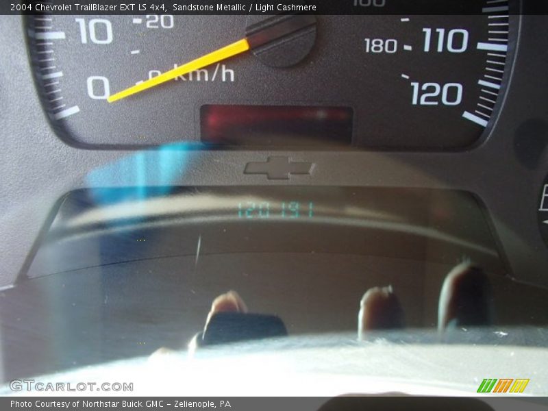 Sandstone Metallic / Light Cashmere 2004 Chevrolet TrailBlazer EXT LS 4x4