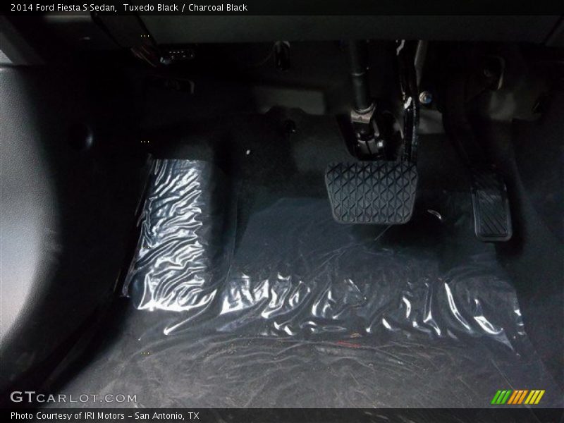 Tuxedo Black / Charcoal Black 2014 Ford Fiesta S Sedan