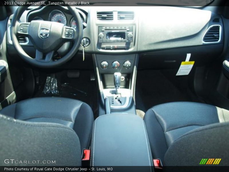 Tungsten Metallic / Black 2013 Dodge Avenger SE