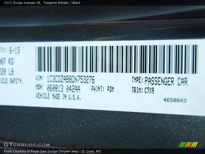 Tungsten Metallic / Black 2013 Dodge Avenger SE