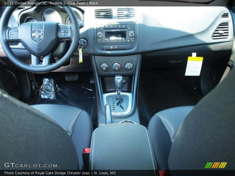 Redline 2-Coat Pearl / Black 2013 Dodge Avenger SE