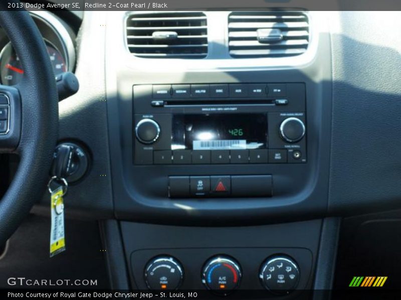 Redline 2-Coat Pearl / Black 2013 Dodge Avenger SE