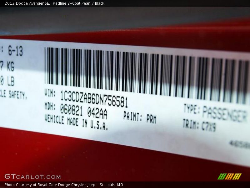 Redline 2-Coat Pearl / Black 2013 Dodge Avenger SE