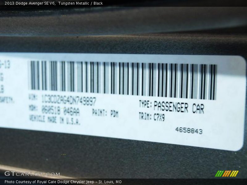 Tungsten Metallic / Black 2013 Dodge Avenger SE V6