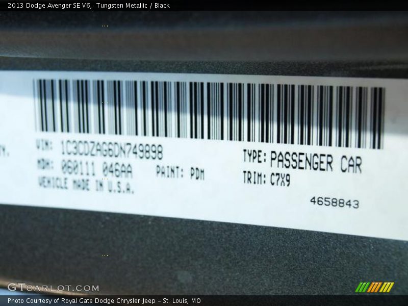 Tungsten Metallic / Black 2013 Dodge Avenger SE V6