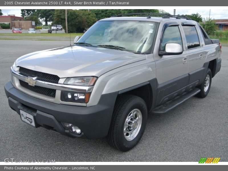 Silver Birch Metallic / Tan/Neutral 2005 Chevrolet Avalanche 2500 LT 4x4