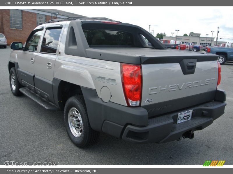 Silver Birch Metallic / Tan/Neutral 2005 Chevrolet Avalanche 2500 LT 4x4