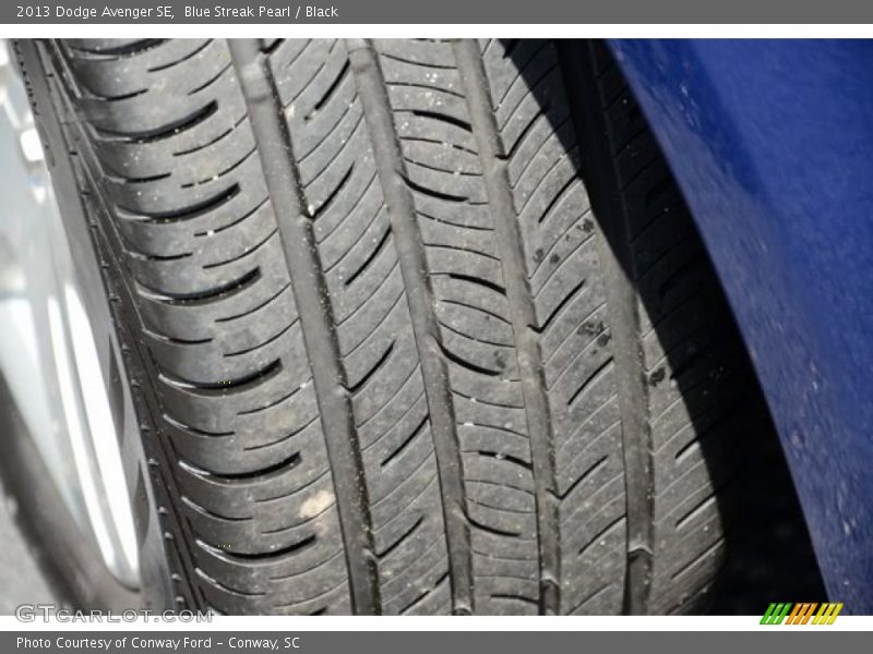 Blue Streak Pearl / Black 2013 Dodge Avenger SE