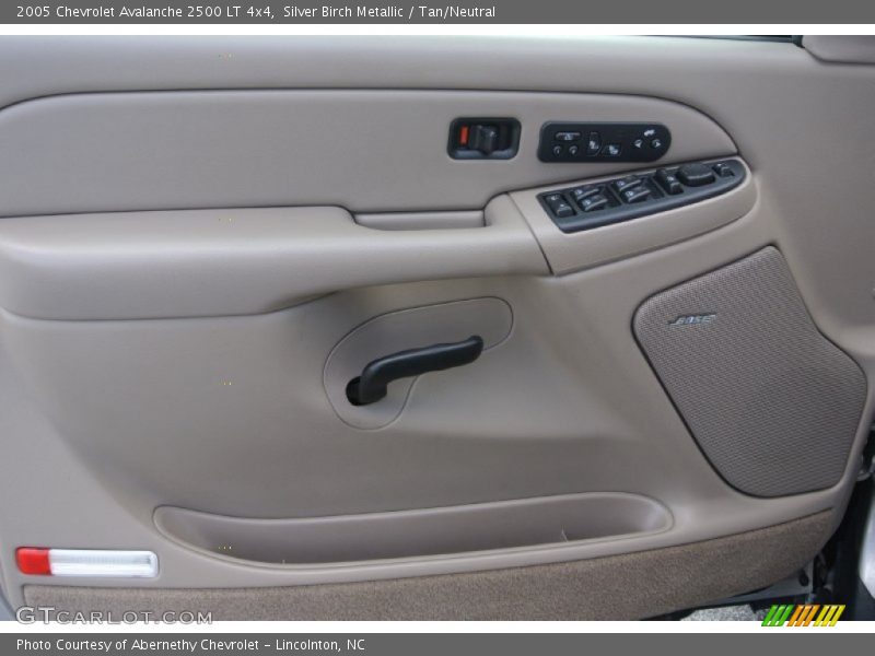 Silver Birch Metallic / Tan/Neutral 2005 Chevrolet Avalanche 2500 LT 4x4