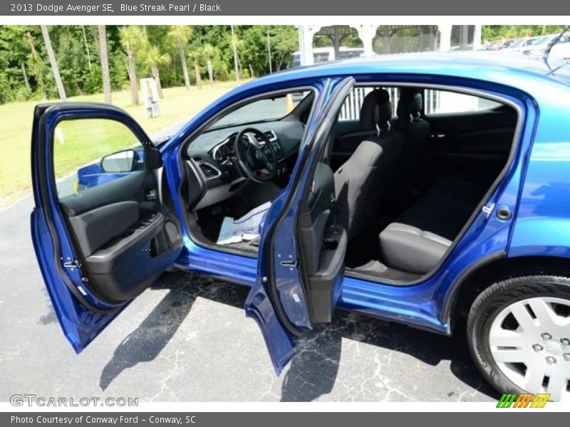 Blue Streak Pearl / Black 2013 Dodge Avenger SE