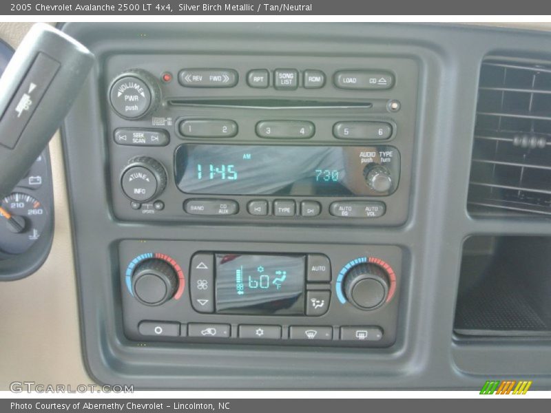 Silver Birch Metallic / Tan/Neutral 2005 Chevrolet Avalanche 2500 LT 4x4