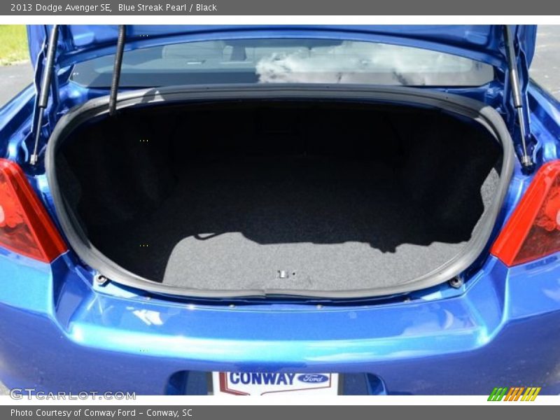 Blue Streak Pearl / Black 2013 Dodge Avenger SE