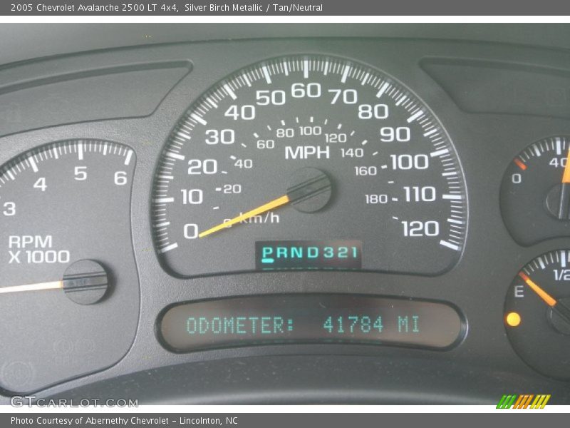 Silver Birch Metallic / Tan/Neutral 2005 Chevrolet Avalanche 2500 LT 4x4