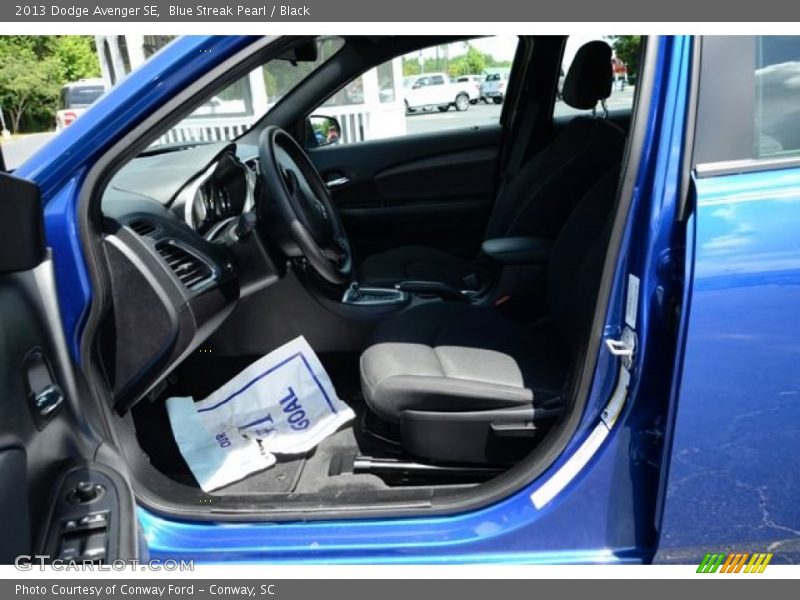 Blue Streak Pearl / Black 2013 Dodge Avenger SE