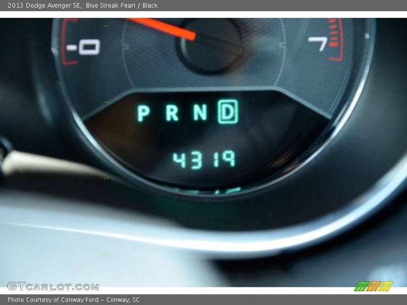 Blue Streak Pearl / Black 2013 Dodge Avenger SE