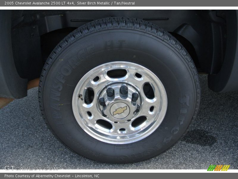 Silver Birch Metallic / Tan/Neutral 2005 Chevrolet Avalanche 2500 LT 4x4