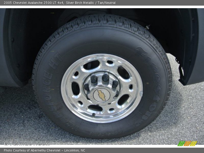 Silver Birch Metallic / Tan/Neutral 2005 Chevrolet Avalanche 2500 LT 4x4