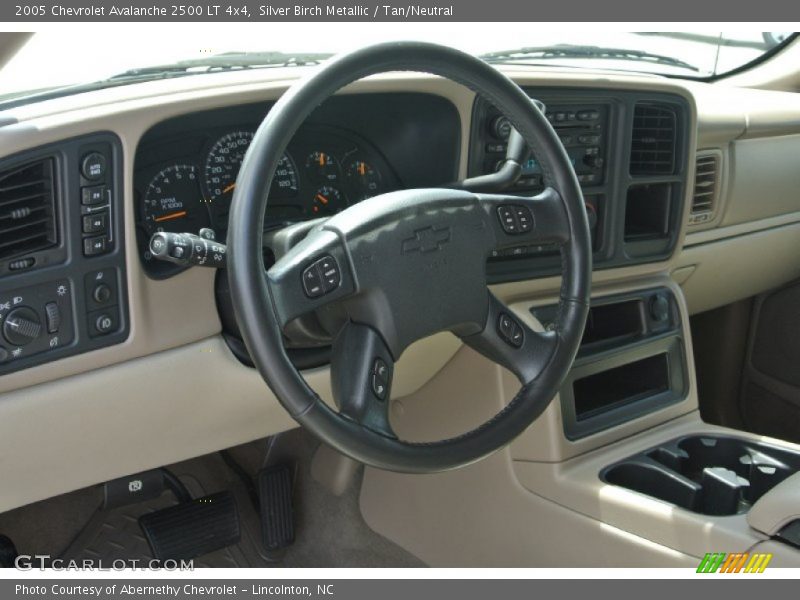 Silver Birch Metallic / Tan/Neutral 2005 Chevrolet Avalanche 2500 LT 4x4