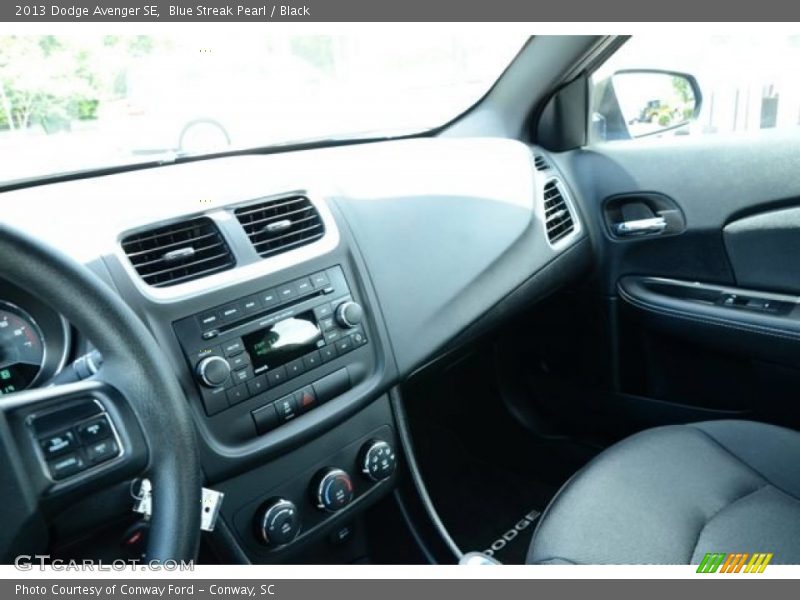 Blue Streak Pearl / Black 2013 Dodge Avenger SE