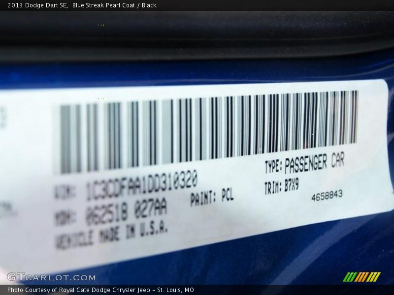 Blue Streak Pearl Coat / Black 2013 Dodge Dart SE