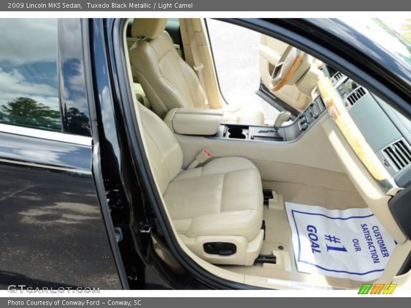 Tuxedo Black Metallic / Light Camel 2009 Lincoln MKS Sedan
