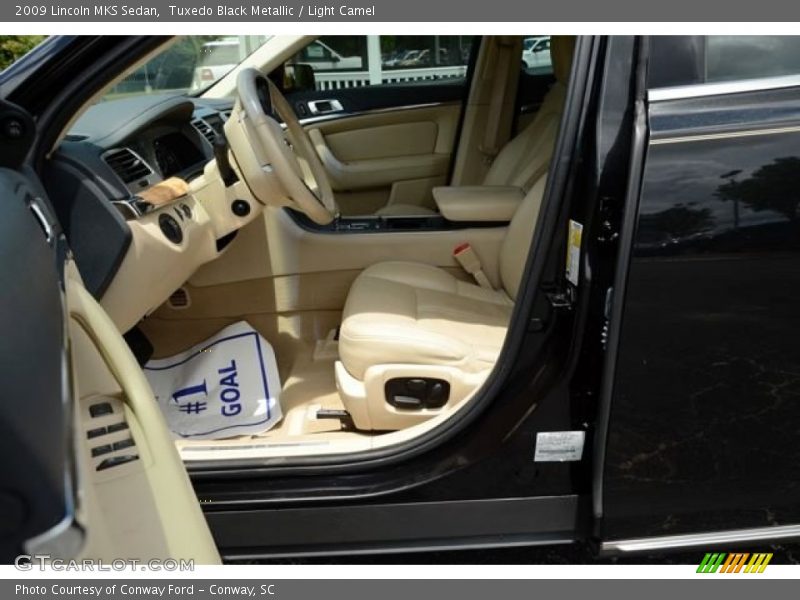 Tuxedo Black Metallic / Light Camel 2009 Lincoln MKS Sedan