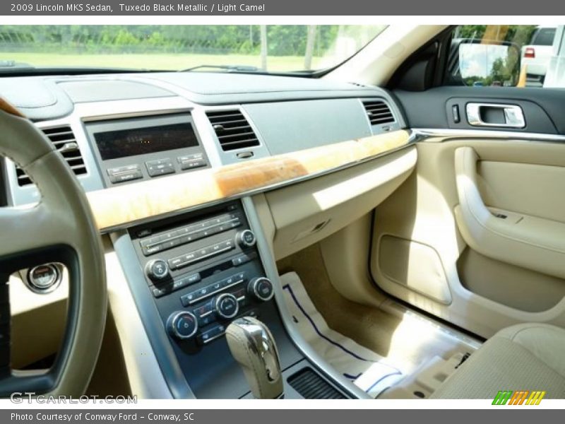 Tuxedo Black Metallic / Light Camel 2009 Lincoln MKS Sedan
