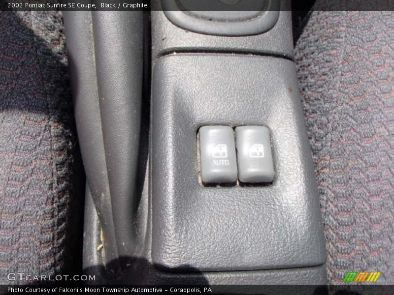 Black / Graphite 2002 Pontiac Sunfire SE Coupe