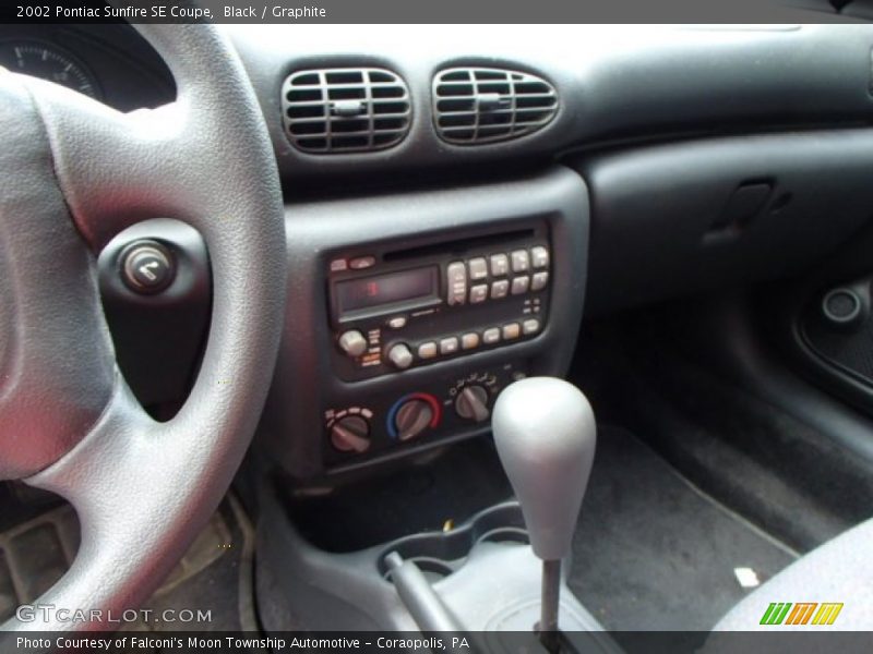 Black / Graphite 2002 Pontiac Sunfire SE Coupe