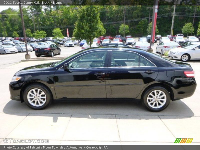 Black / Bisque 2011 Toyota Camry XLE