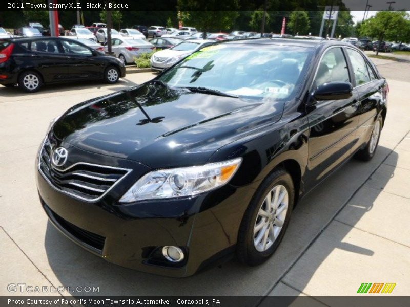 Black / Bisque 2011 Toyota Camry XLE