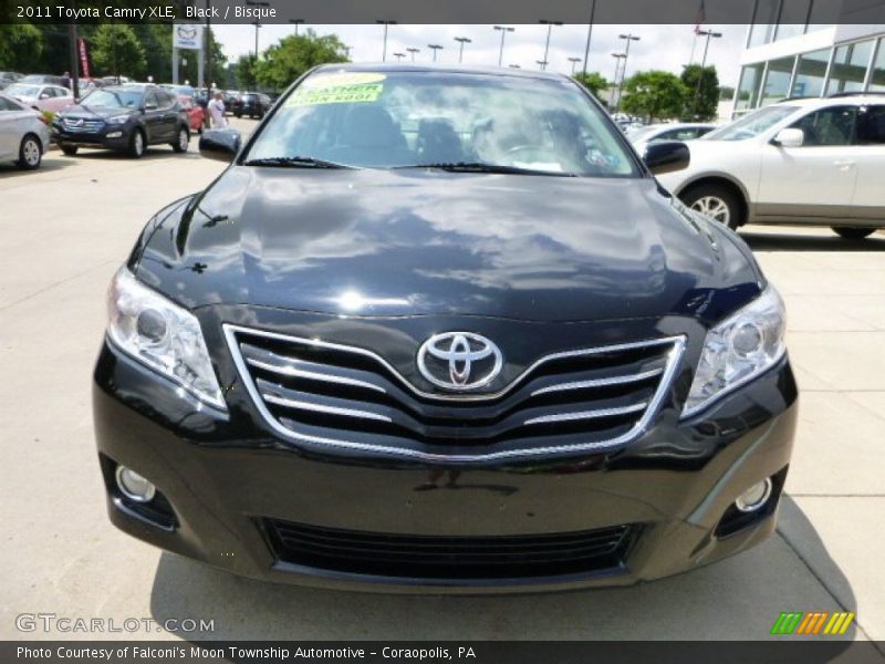 Black / Bisque 2011 Toyota Camry XLE