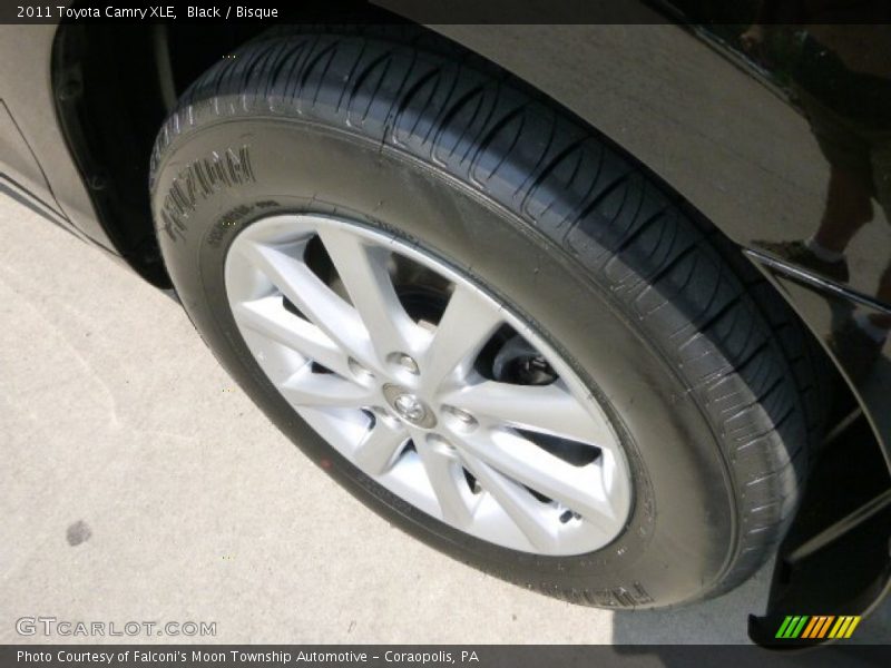 Black / Bisque 2011 Toyota Camry XLE