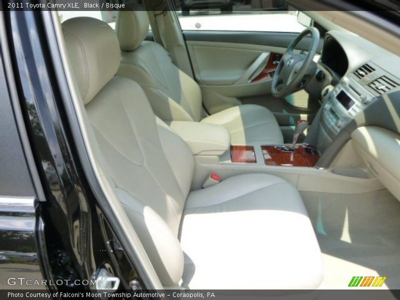 Black / Bisque 2011 Toyota Camry XLE