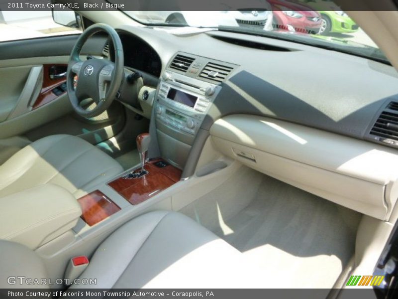 Black / Bisque 2011 Toyota Camry XLE