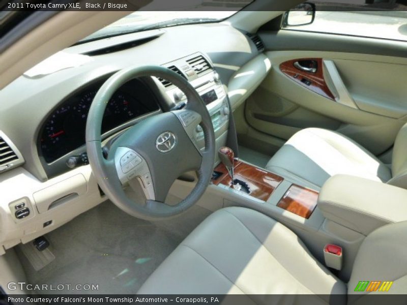 Black / Bisque 2011 Toyota Camry XLE