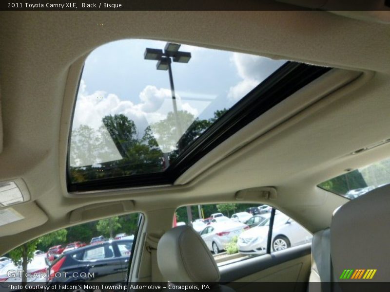 Black / Bisque 2011 Toyota Camry XLE