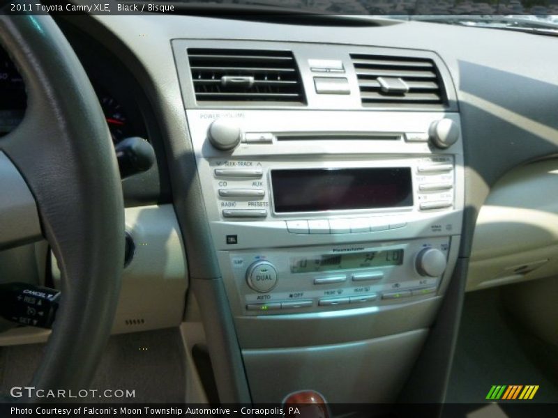 Black / Bisque 2011 Toyota Camry XLE